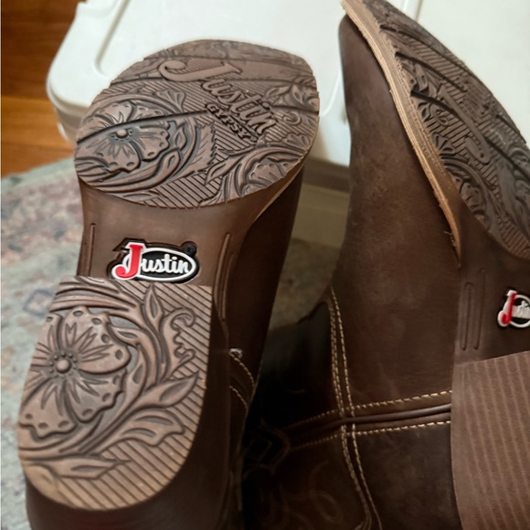 Justin Boots Brown Heeled Boots - Picture 4 of 11